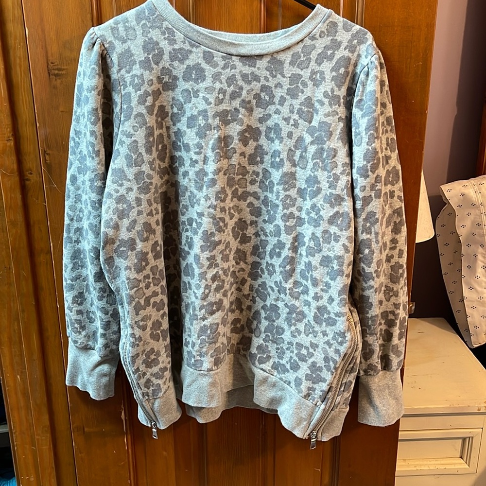 Gap maternity sweatshirt
